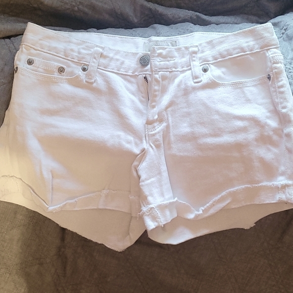 White denim shorts - Picture 1 of 3